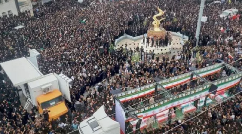 মিনাবে বিদ্যালয় হামলায় নিহত ১৬৫ জনের স্মরণে গণজানাজা অনুষ্ঠিত