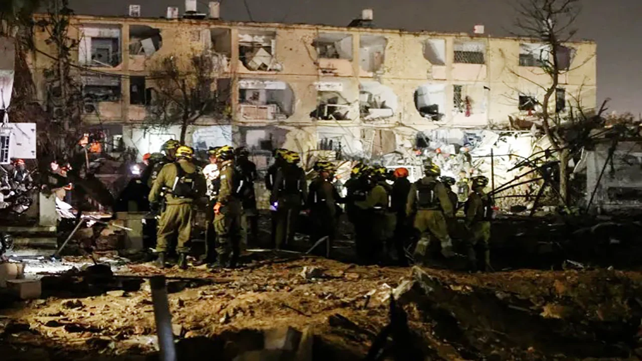 ইরানের ক্ষেপণাস্ত্র হামলায় ডিমোনায় ভবন ধসে অন্তত ৪৭ জন আহত