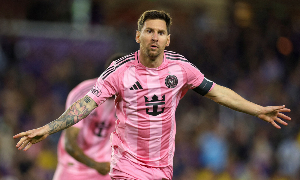 মেসি এক গোলের দূরত্বে পৌঁছালেন ক্যারিয়ারের ৯০০ গোলের মাইলফলক