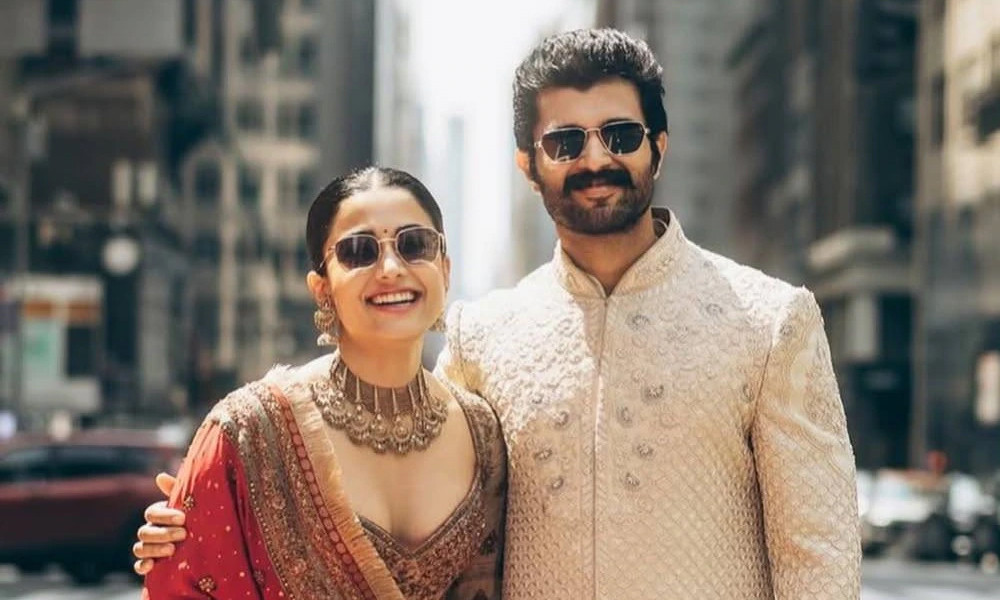 বিজয় দেবেরাকোন্ডার গ্রামে শিক্ষাবৃত্তি ঘোষণা, সমাজসেবায় দম্পতির নতুন পদক্ষেপ