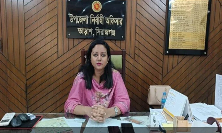 তাড়াশে জব্দকৃত পেট্রোল বিক্রির টাকা সরকারি কোষাগারে জমা