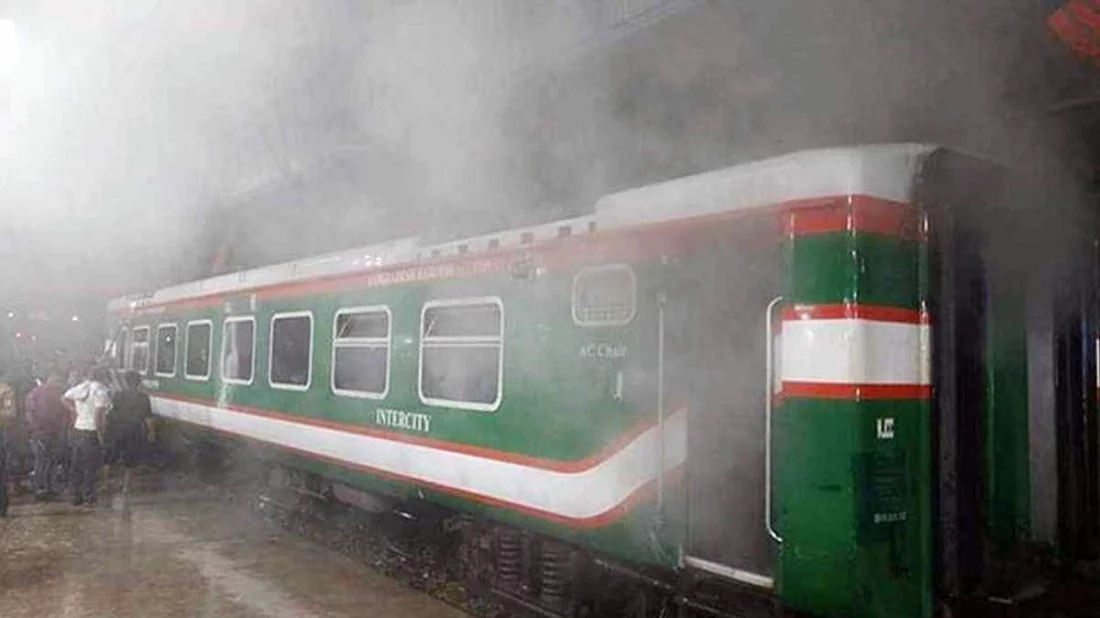 মৌলভীবাজারে চলন্ত উপবন এক্সপ্রেস ট্রেনে অগ্নিকাণ্ড, সিলেট রেল যোগাযোগ সাময়িক স্থগিত