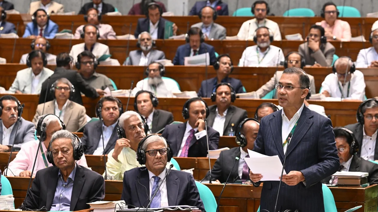 জাতীয় সংসদ অধিবেশন পুনরায় শুরু বেলা ৩টায়