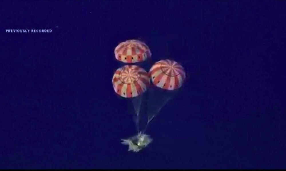 আর্টেমিস–২ মিশনের সফল সমাপ্তি, চার নভোচারী নিরাপদে পৃথিবীতে অবতরণ