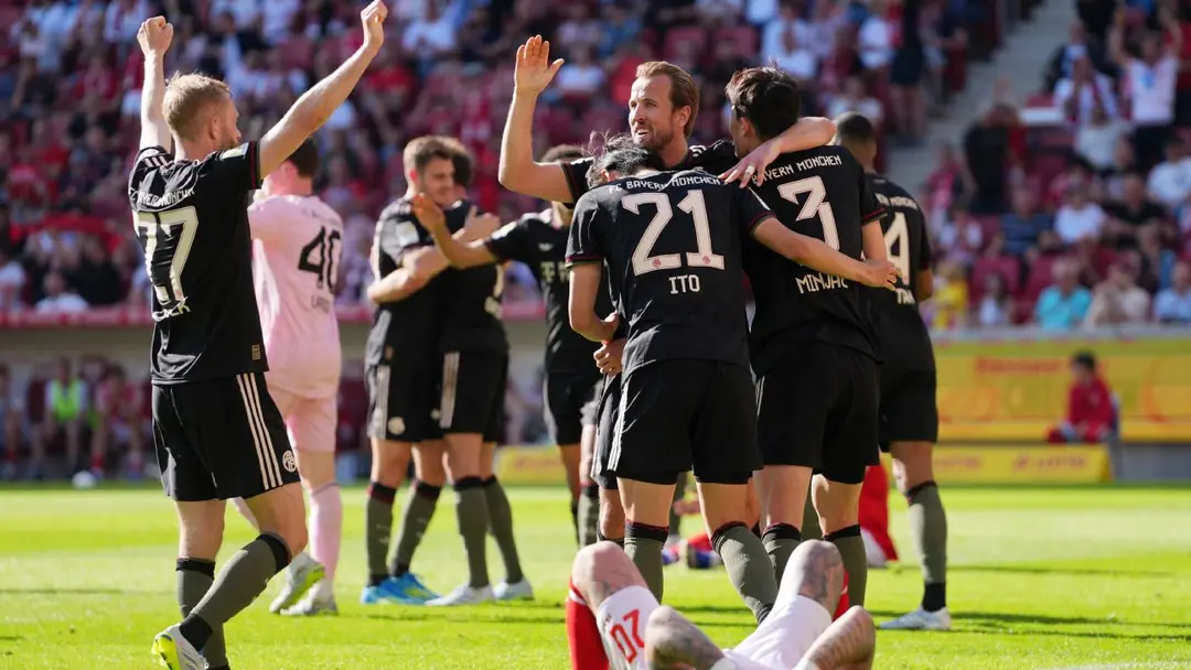 তিন গোলে পিছিয়ে থেকেও বায়ার্ন মিউনিখের মহাকাব্যিক জয়
