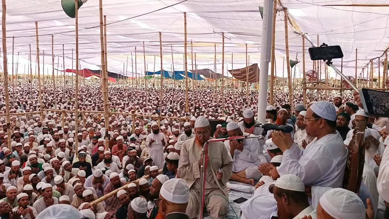 চরমোনাই মাদ্রাসায় তিন দিনব্যাপী ফাল্গুন মাহফিলের সমাপ্তি