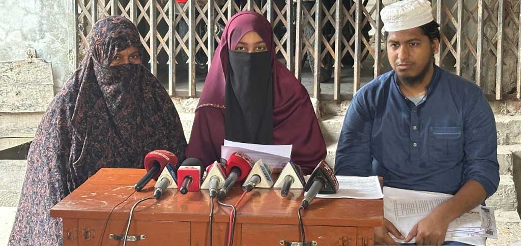 জামায়াত কর্মীদের জমি দখল ও ‘মব’ করার অভিযোগ