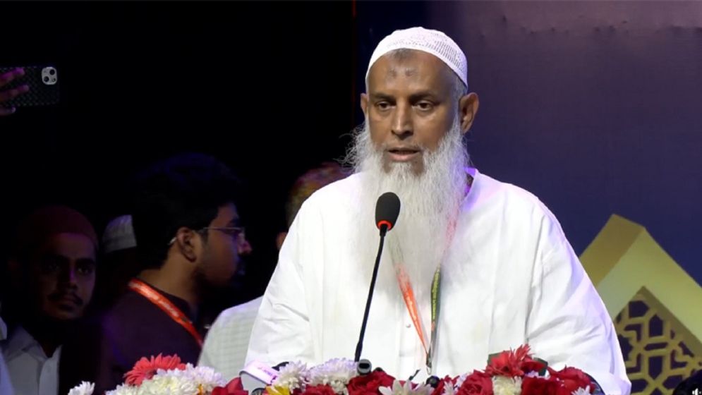 হজযাত্রীদের সেবায় ব্যর্থ হলে পদত্যাগের ইঙ্গিত ধর্মমন্ত্রীর, আশকোনা হজক্যাম্প পরিদর্শন