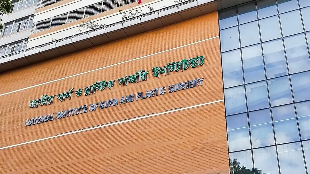 মিরপুরে এসি মেরামতের সময় অগ্নিকাণ্ডে চারজন দগ্ধ