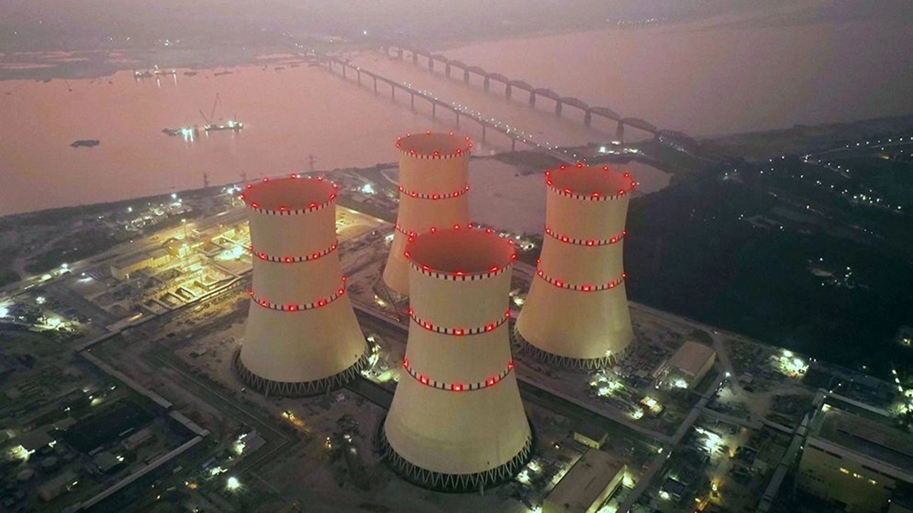 রূপপুর পারমাণবিক বিদ্যুৎকেন্দ্রে জ্বালানি লোডিং শুরু: পারমাণবিক যুগে বাংলাদেশের পদার্পণ