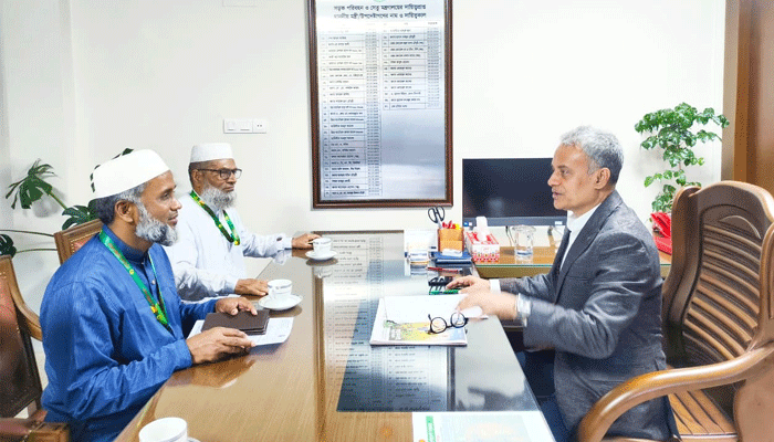 রহনপুর–ঢাকা রুটে আন্তঃনগর ট্রেন চালুর দাবি, মন্ত্রীর সঙ্গে এমপিদের সাক্ষাৎ