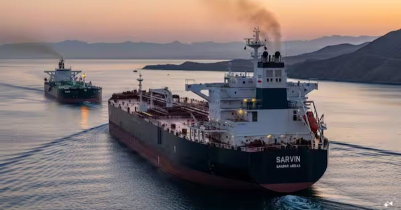 মার্কিন নিষেধাজ্ঞা উপেক্ষা করে হরমুজ প্রণালিতে ইরানের মালবাহী জাহাজ, গন্তব্য ভারত