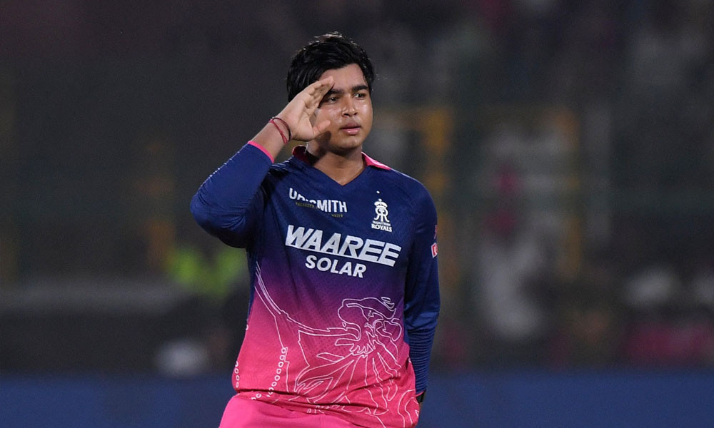 আইপিএলে সূর্যবংশীর ব্যাটে ‘এআই চিপ’ বিতর্ক ও বৈভবের মন্তব্য