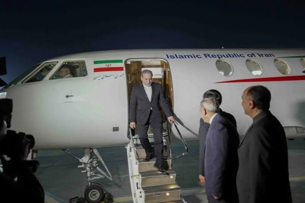 তেহরান-ওয়াশিংটন সরাসরি আলোচনার লক্ষ্যে ইসলামাবাদে ইরানি পররাষ্ট্রমন্ত্রী, বিশেষ দূত পাঠাচ্ছে যুক্তরাষ্ট্র