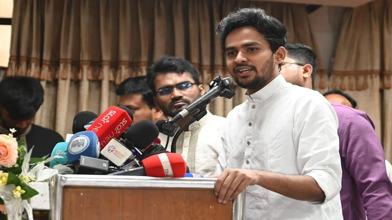 ক্যাম্পাসগুলোতে দখলদারির রাজনীতির বিপরীতে মেধাভিত্তিক ছাত্ররাজনীতি চালুর আহ্বান আসিফ মাহমুদের