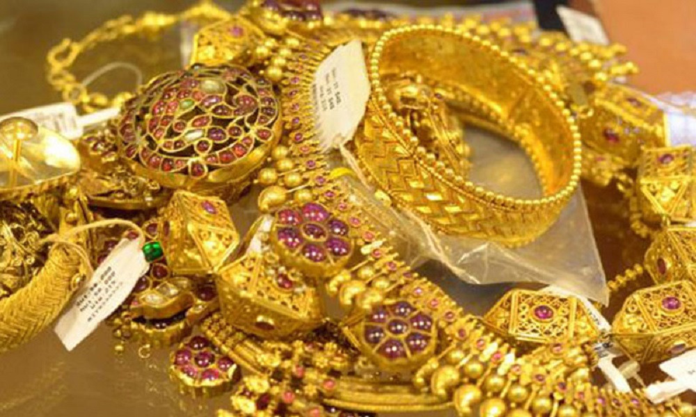 দেশের বাজারে কমেছে সোনা ও রুপার দাম, ভরিতে হ্রাস ৩ হাজার ২৬৬ টাকা