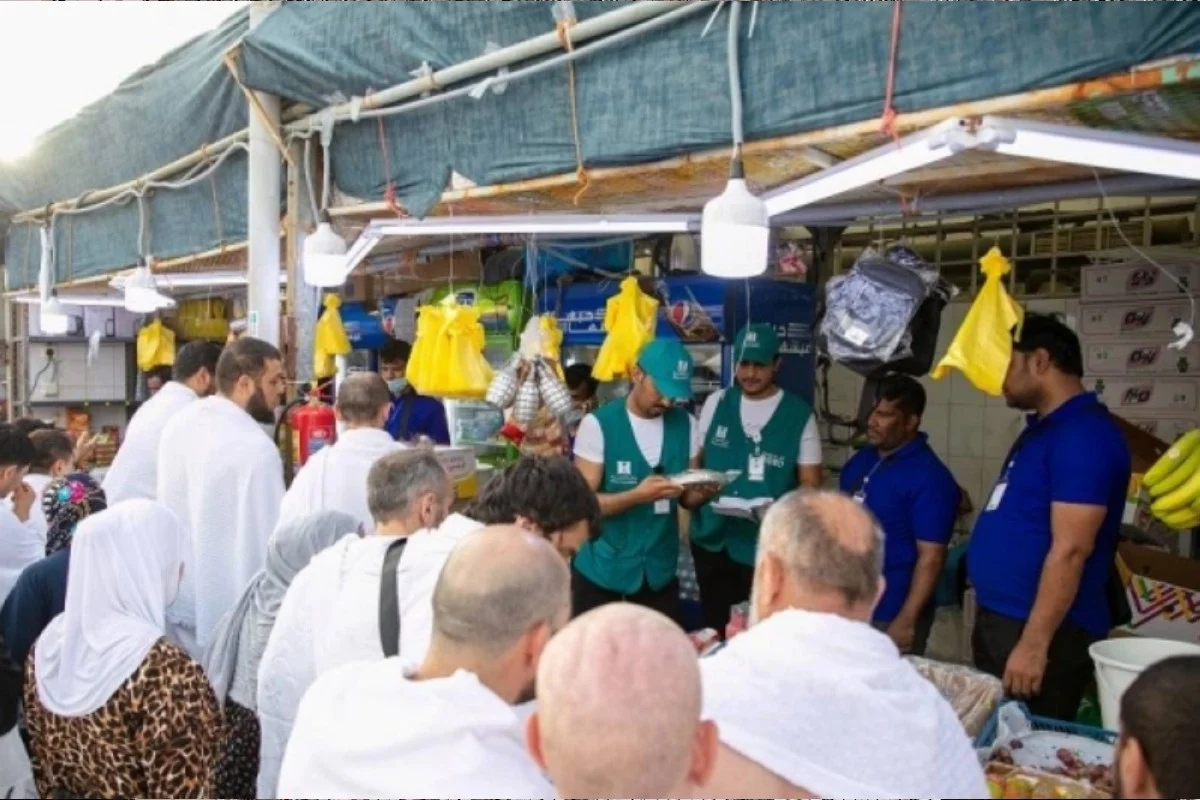 হজযাত্রীদের খাদ্য ও স্বাস্থ্য সুরক্ষা: সৌদি আরবে কঠোর আইন ও ১০ বছরের কারাদণ্ডের বিধান