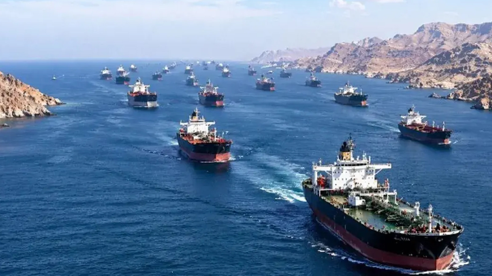 হরমুজ প্রণালি সম্পূর্ণ বন্ধ ঘোষণা করল ইরান: বিশ্ববাজারে জ্বালানি সংকটের আশঙ্কা