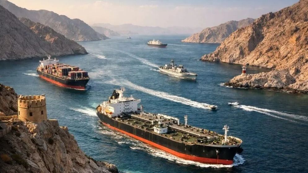 হরমুজ প্রণালীতে জাহাজ চলাচল পুনরায় শুরু