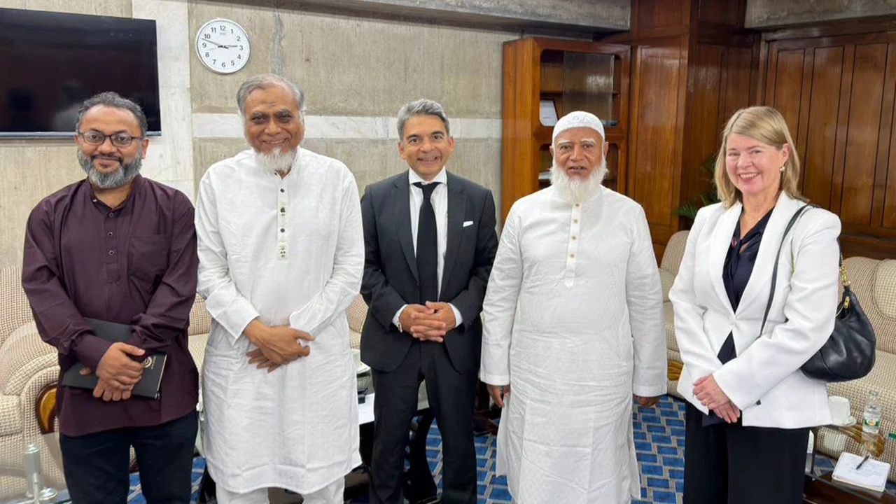 জাতীয় সংসদে বিরোধীদলীয় নেতার সঙ্গে ইন্টারন্যাশনাল আইডিয়া প্রতিনিধিদলের সৌজন্য সাক্ষাৎ