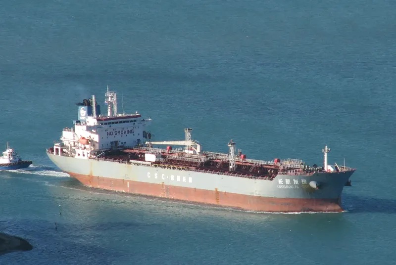 চট্টগ্রাম বন্দরে মালয়েশিয়া থেকে ৩৪ হাজার টন ডিজেল পৌঁছেছে