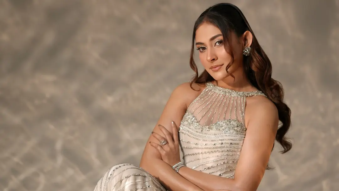 ফ্যাশন ও আভিজাত্যে নতুন রূপে অভিনেত্রী মেহজাবীন চৌধুরী