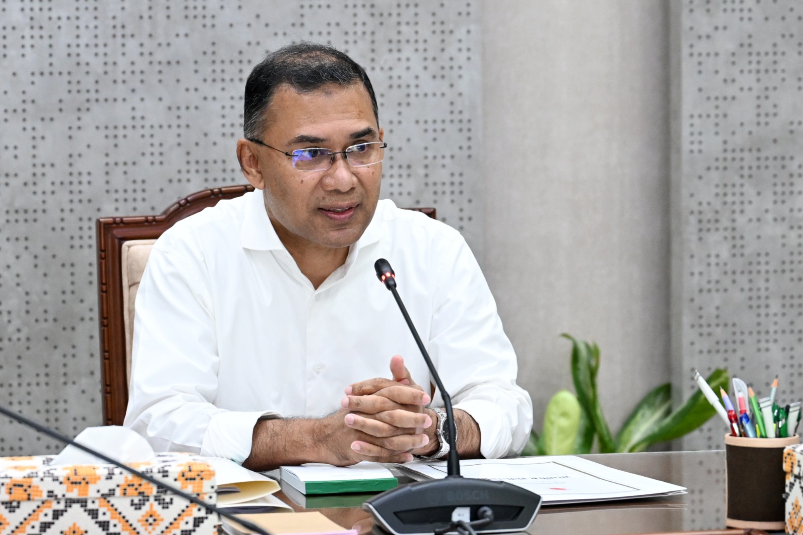 প্রধানমন্ত্রীর একদিনের ১৬ ঘণ্টার দাপ্তরিক কার্যক্রম