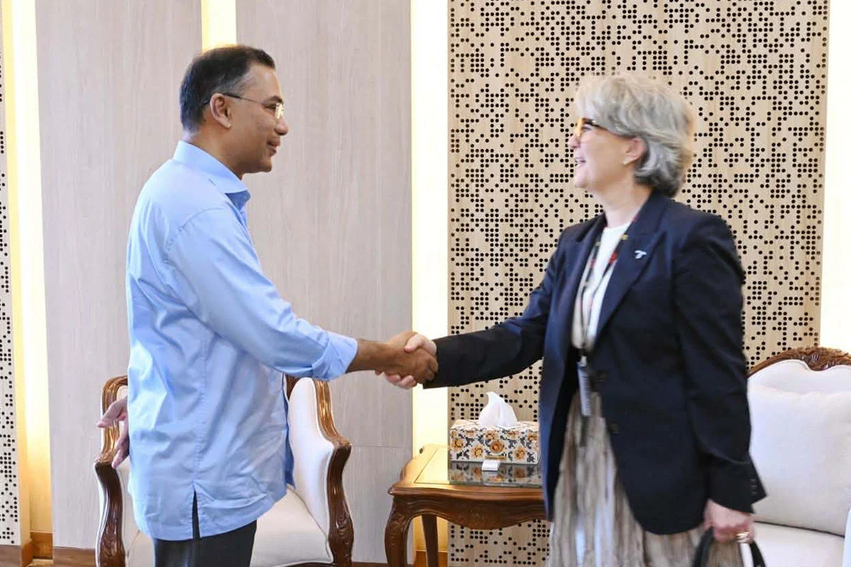 টেলিনর গ্রুপের সিইও’র সঙ্গে প্রধানমন্ত্রীর সাক্ষাৎ, টেলিযোগাযোগ ও ডিজিটাল অবকাঠামো উন্নয়ন নিয়ে আলোচনা