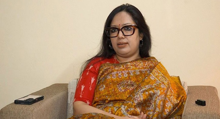 সংবিধান সংস্কার কমিশনে শপথ গ্রহণে অনীহার আইনি ব্যাখ্যা দিলেন রুমিন ফারহানা