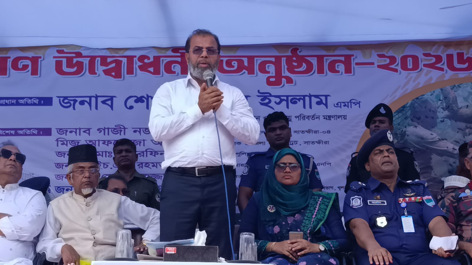 সুন্দরবন মধু আহরণ মৌসুম উদ্বোধন: বনজীবীদের জীবনমান উন্নয়নে সরকার প্রতিশ্রুতিবদ্ধ