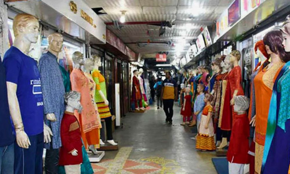 দেশের সব দোকান-শপিংমল রাত ৮টার মধ্যে বন্ধ রাখার সিদ্ধান্ত