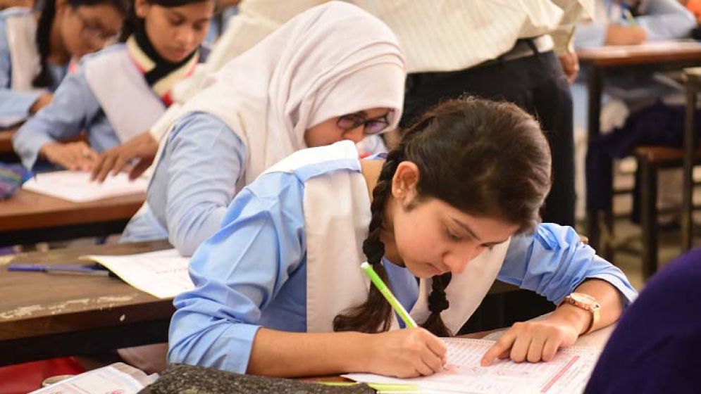 দেশজুড়ে শুরু হয়েছে এসএসসি ও সমমান পরীক্ষা, অংশ নিচ্ছে সাড়ে ১৮ লাখ শিক্ষার্থী