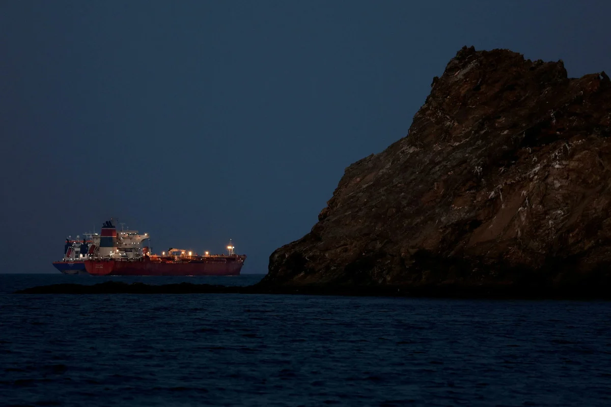 হরমুজ প্রণালি নিয়ে ইরানের নতুন অবস্থান, টোল পরিশোধে রিয়াল ব্যবহারের নির্দেশনা