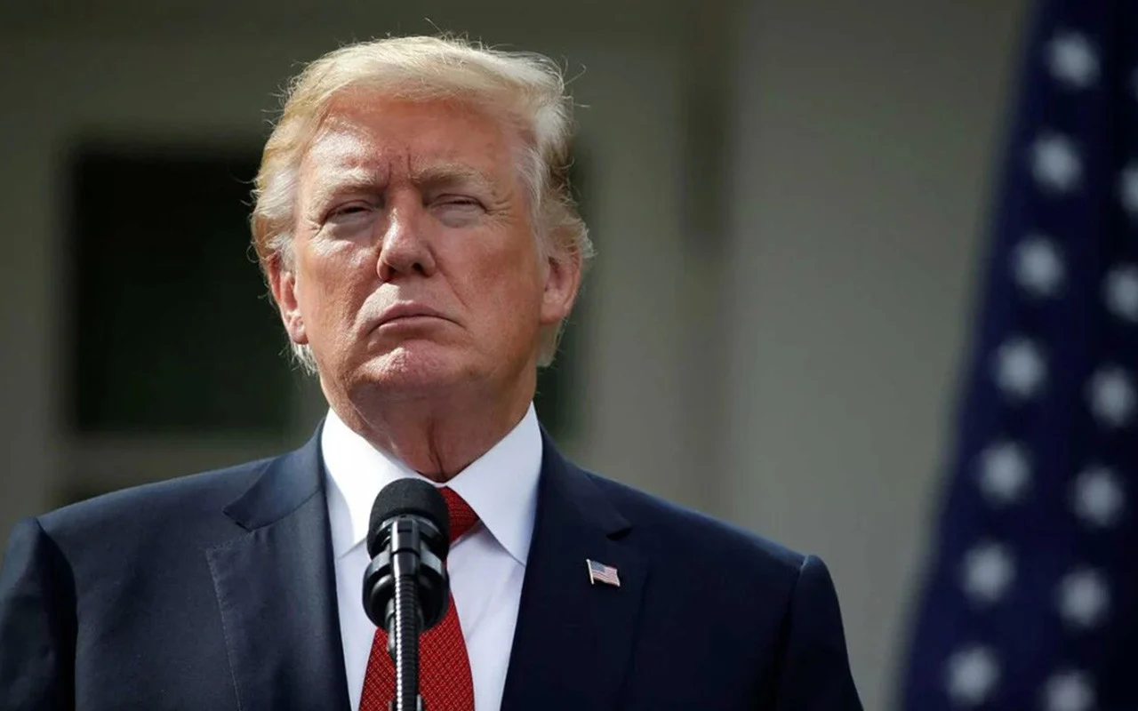 হরমুজ প্রণালীতে জাহাজ চলাচলে বাধা দেওয়ার হুঁশিয়ারি ট্রাম্পের, উত্তেজনা বাড়ছে উপসাগরীয় অঞ্চলে