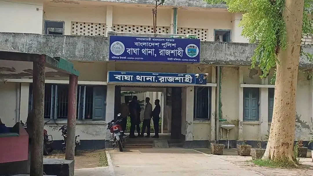 রাজশাহীর বাঘায় চরে ডাকাতি ও গোলাগুলি, একজন নিখোঁজসহ আহত ২