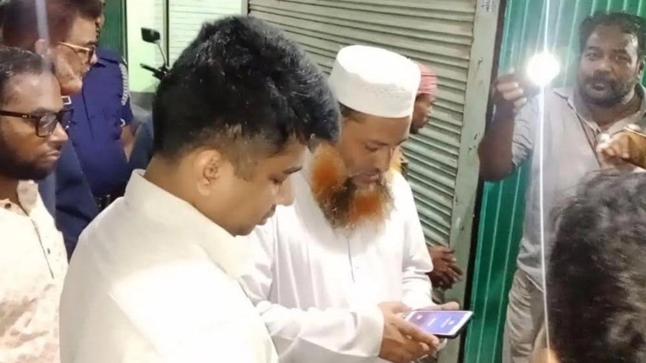ফরিদপুরে ইমাম-মুয়াজ্জিনদের জন্য বরাদ্দকৃত সরকারি চাল উদ্ধার