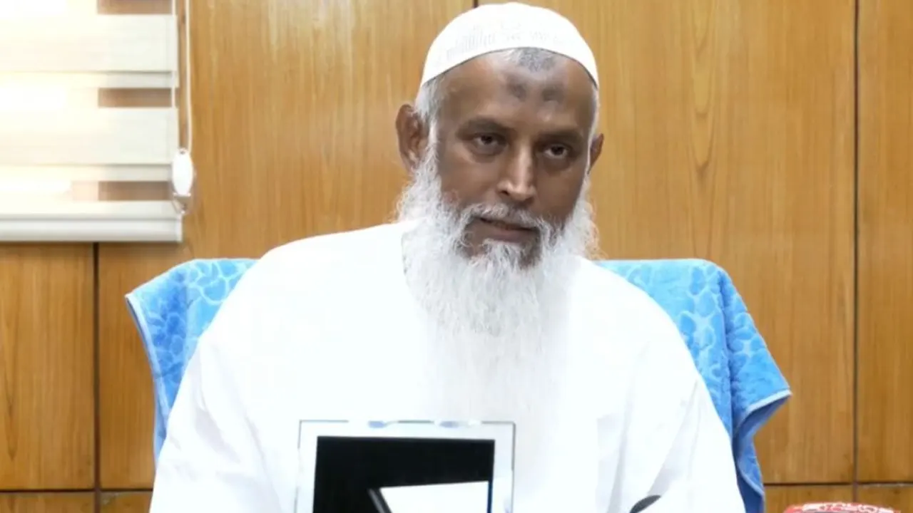 অসাধু দালালদের বিরুদ্ধে কঠোর হুঁশিয়ারি ধর্মমন্ত্রীর: কোরবানির চামড়ার ন্যায্যমূল্য নিশ্চিতের নির্দেশ