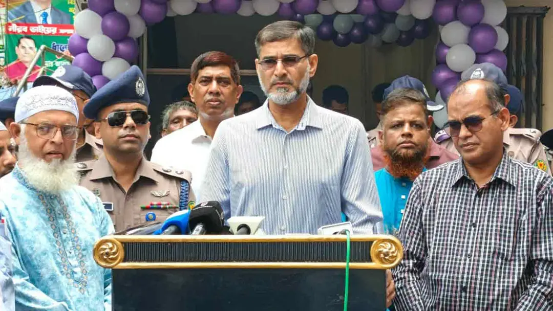 রাজধানীতে অপরাধ দমনে পুলিশের কঠোর অবস্থান: চাঁদাবাজি ও আন্ডারওয়ার্ল্ড নিয়ন্ত্রণে বিশেষ অভিযান