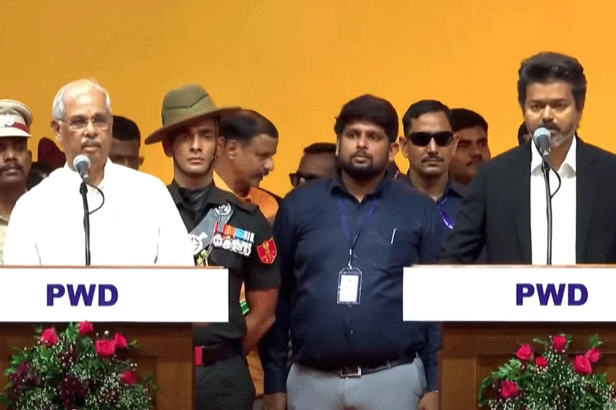 তামিলনাড়ুর নতুন মুখ্যমন্ত্রী হিসেবে শপথ নিলেন থালাপতি বিজয়