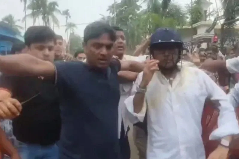 তৃণমূল সাংসদ অভিষেক ব্যানার্জীর ওপর হামলা, গ্রেপ্তার ৫ ও নিরাপত্তা বৃদ্ধি