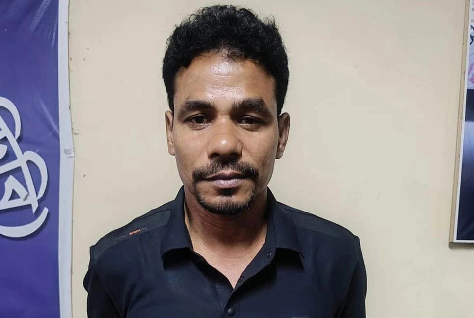 মেহেরপুরে অনলাইন জুয়া ও অবৈধ ই-ট্রানজেকশন চক্রের সদস্য গ্রেফতার