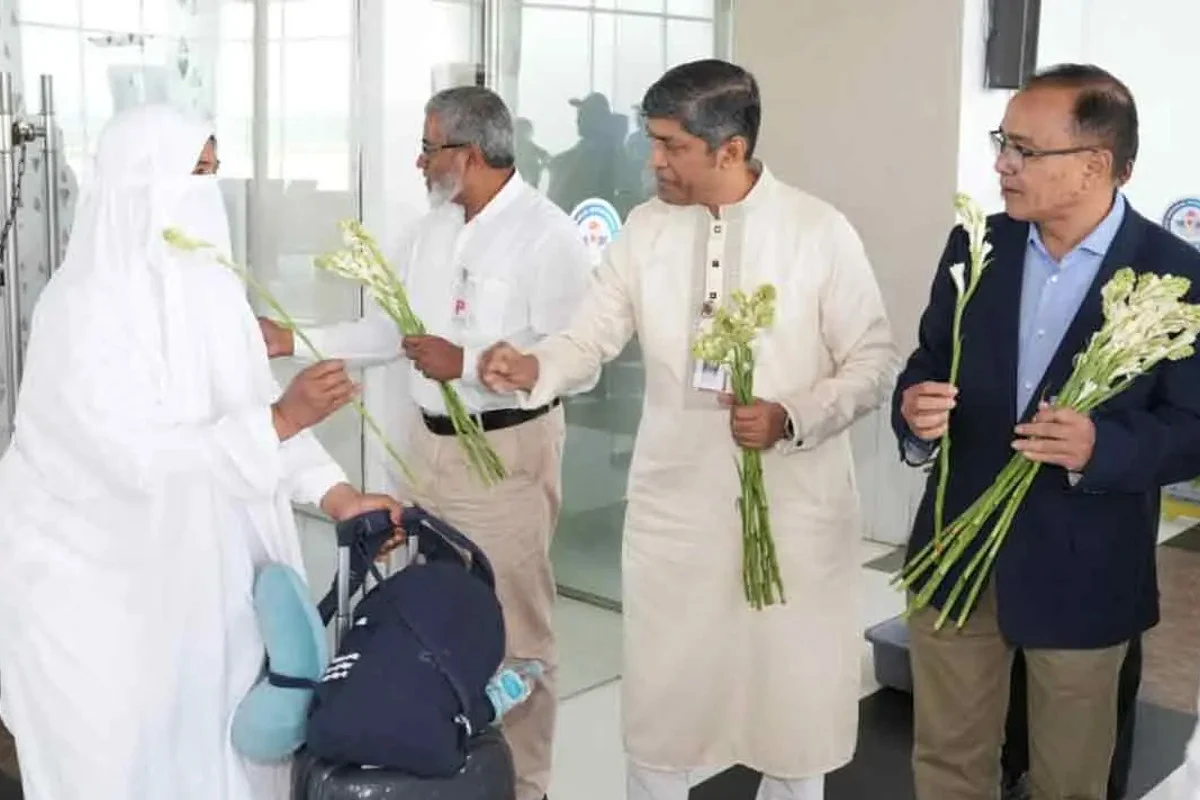হজ শেষে দেশে ফিরছেন হাজিরা, এ পর্যন্ত মৃত্যু ৩৭ জনের