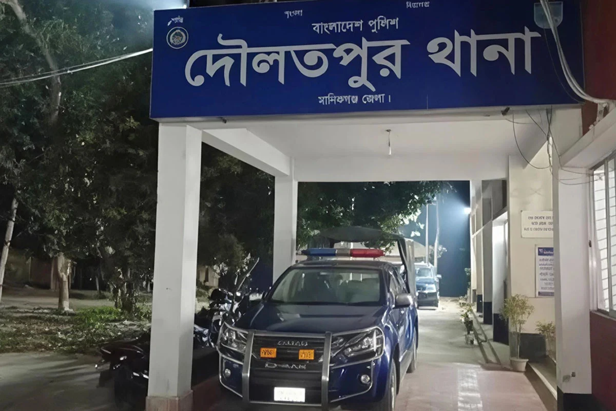 পারিবারিক কলহের জেরে মানিকগঞ্জে মা ও শিশুকে পিটিয়ে ও কুপিয়ে হত্যা