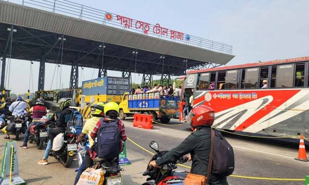 পদ্মা সেতুতে এক দিনে টোল আদায় ৪ কোটি ৮০ লাখ টাকা, বাড়ছে যানবাহনের চাপ