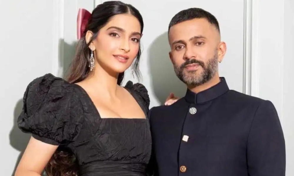 লন্ডনে পরিচারকদের জন্য ফ্ল্যাট কিনে প্রতিবেশীদের ক্ষোভের মুখে সোনম কাপুর