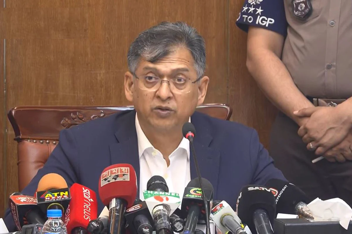 প্রশংসনীয় ভূমিকার স্বীকৃতি হিসেবে ১৫ পুলিশ সদস্যকে স্বরাষ্ট্রমন্ত্রীর পুরস্কার