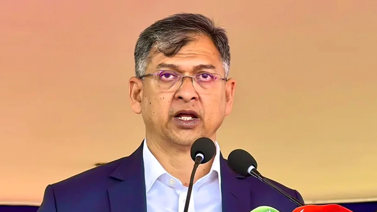 বিএনপির বাজেটকে ‘গণমানুষের বাজেট’ আখ্যা দিয়ে স্বরাষ্ট্রমন্ত্রীর কক্সবাজার সফর ও নিরাপত্তা পরিদর্শন