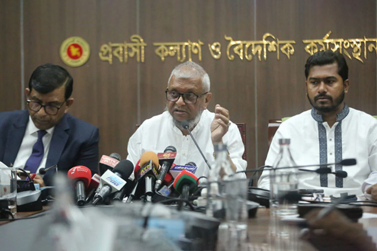 প্রবাসী কার্ড চালু হলে বিএমইটি কার্ডের বাধ্যবাধকতা আর থাকছে না: প্রবাসী কল্যাণ মন্ত্রী