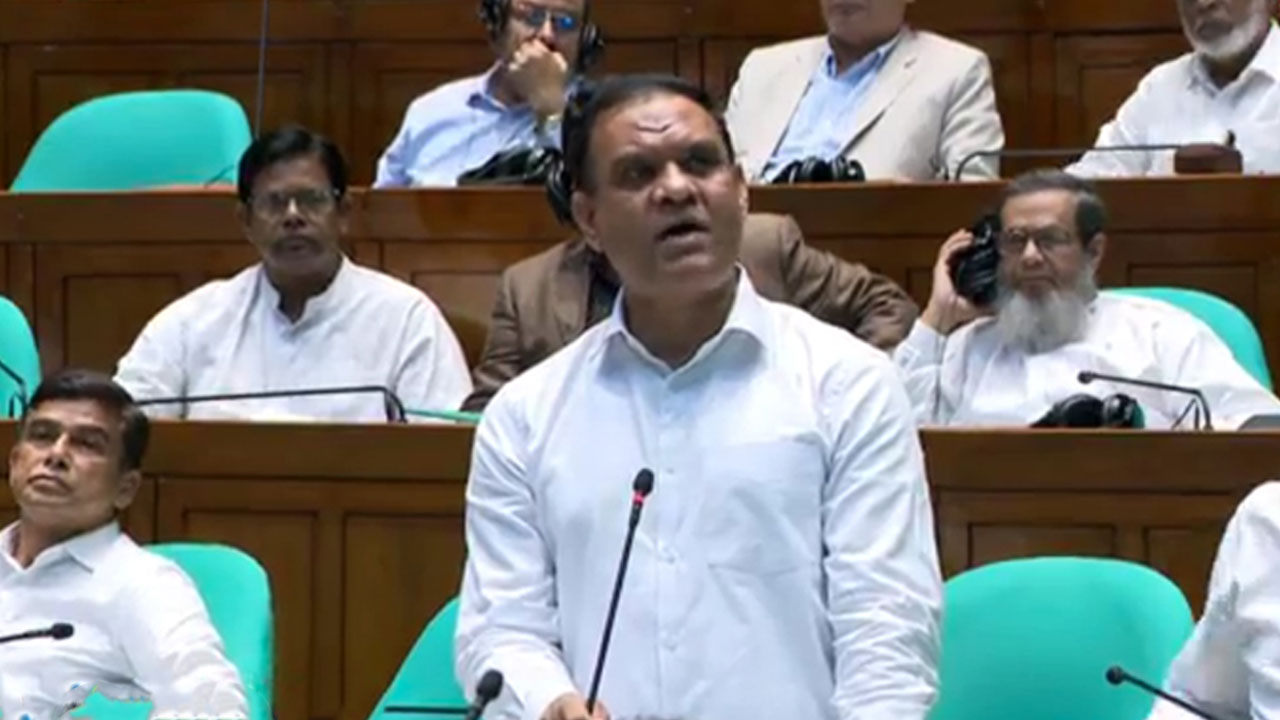 স্বল্প সময়ে জনকল্যাণমুখী ও সাহসী বাজেট দিয়েছে সরকার: জাতীয় সংসদে হুইপ অপু