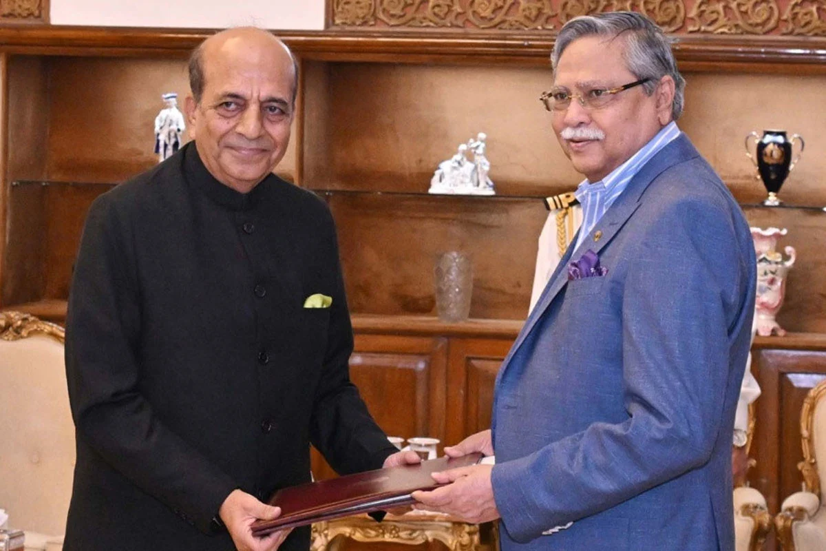 বঙ্গভবনে রাষ্ট্রপতির কাছে ভারতের নতুন হাইকমিশনারের পরিচয়পত্র পেশ